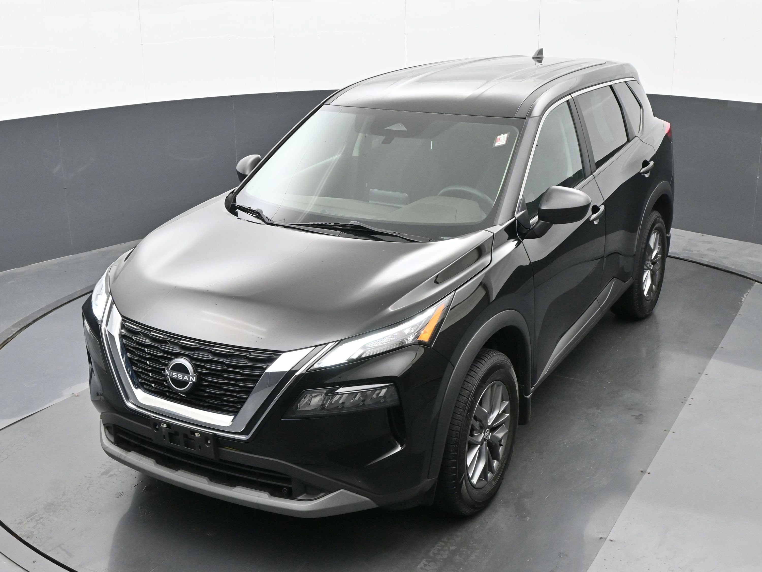 Used 2023 Nissan Rogue S AWD/4WD image 35