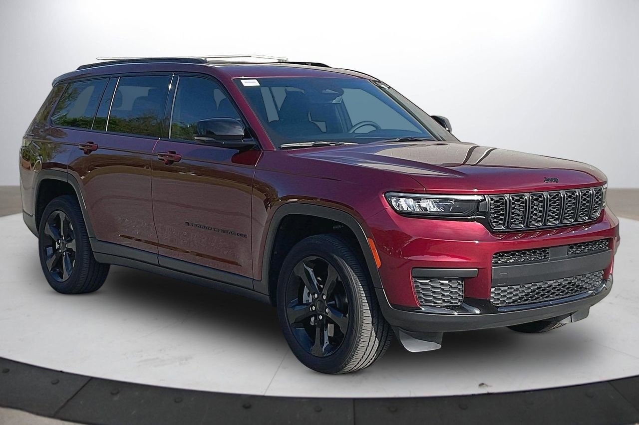 Certified 2025 Jeep Grand Cherokee L Altitude AWD/4WD image 2