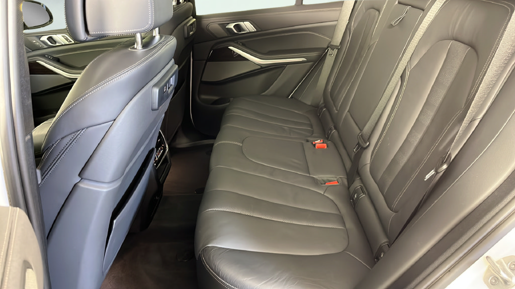 Used 2021 BMW X5 xDrive40i w/ Premium Package AWD/4WD image 16