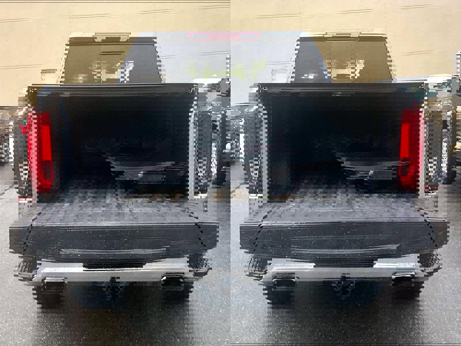 Used 2021 GMC Sierra 1500 SLT image 32