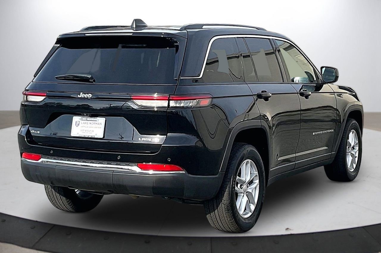 Certified 2023 Jeep Grand Cherokee Laredo X image 9