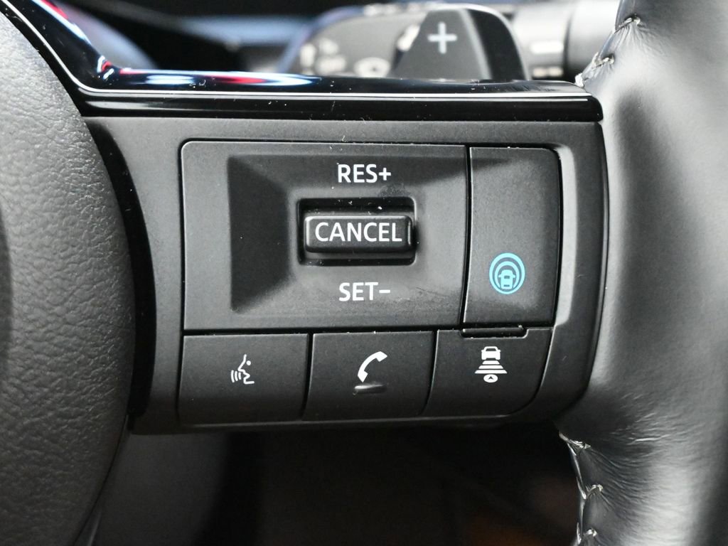 Used 2025 Nissan Pathfinder Platinum w/ Cargo Package FWD image 9
