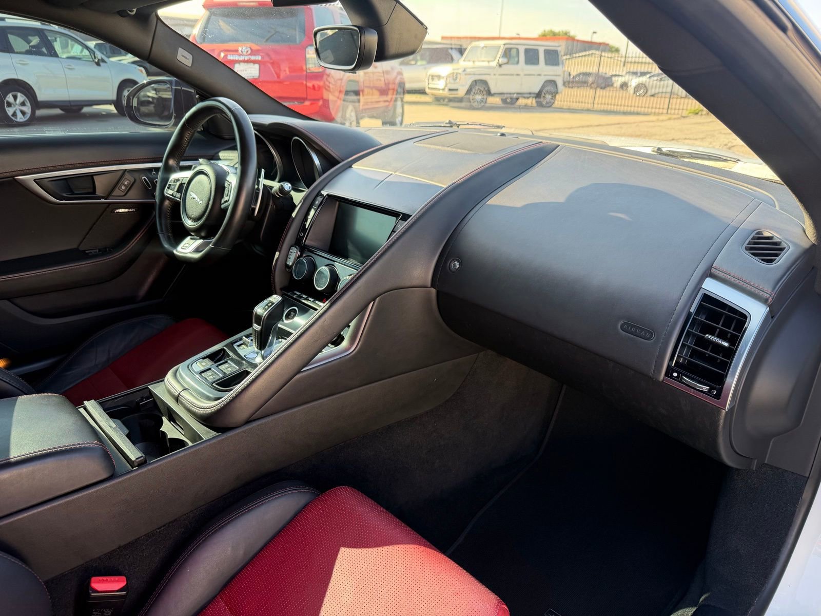 Used 2018 Jaguar F-TYPE R image 18