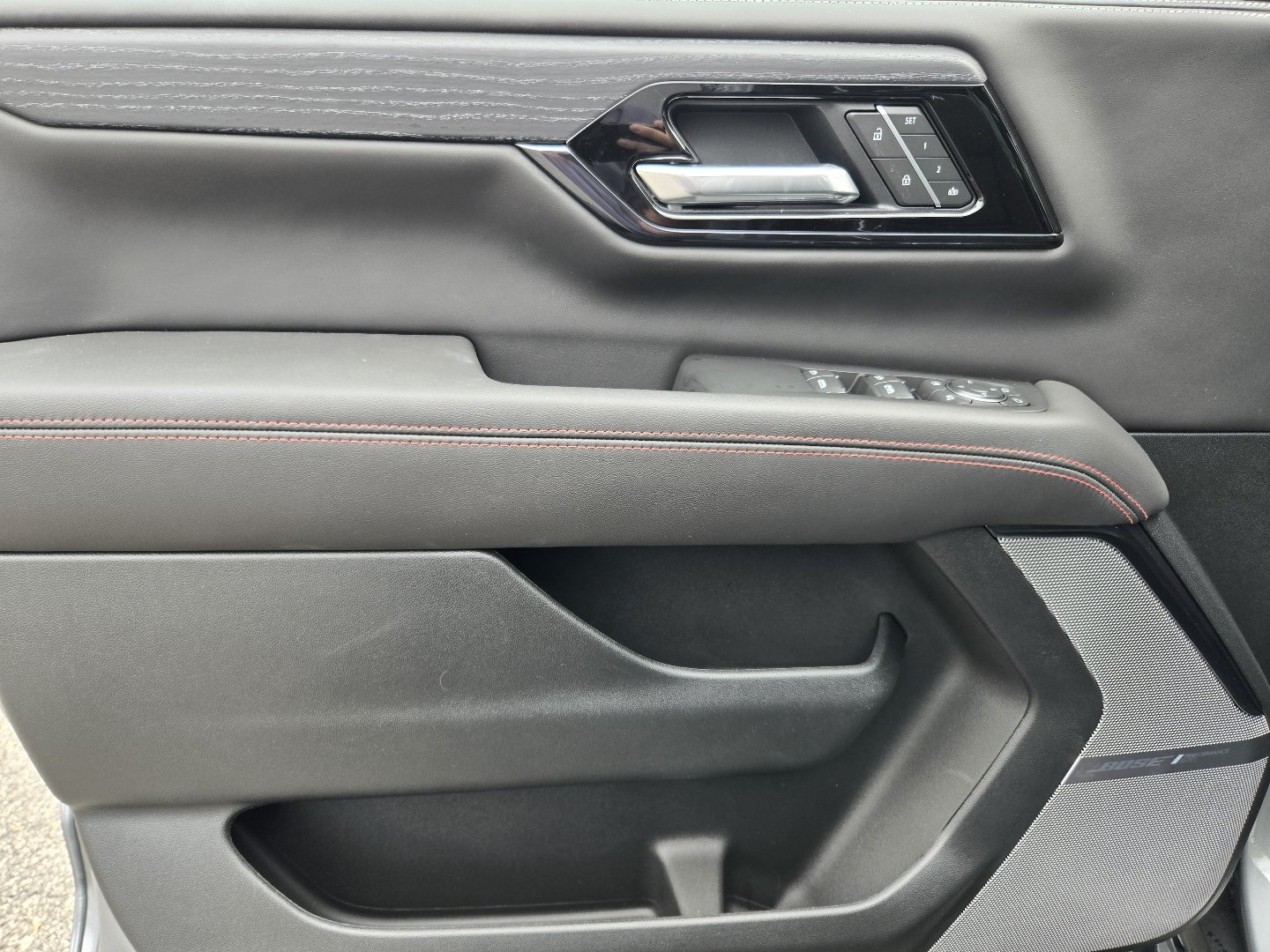 New 2026 GMC Yukon AT4 Ultimate AWD/4WD image 16