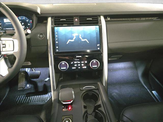New 2026 Land Rover Discovery S AWD/4WD image 22