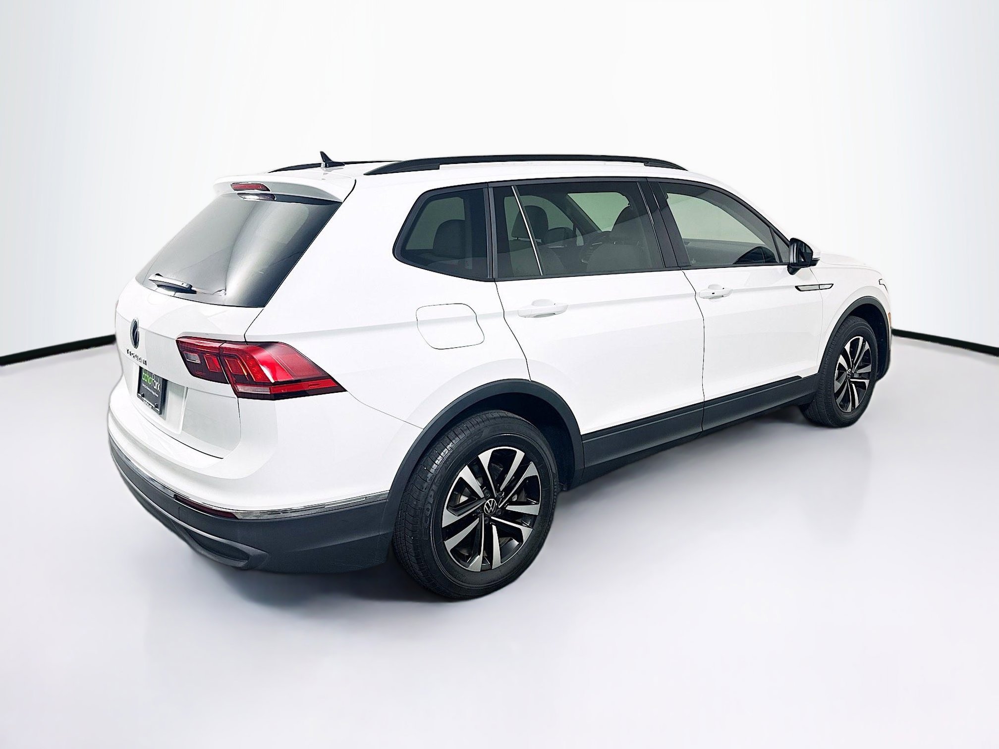 Used 2024 Volkswagen Tiguan S image 9