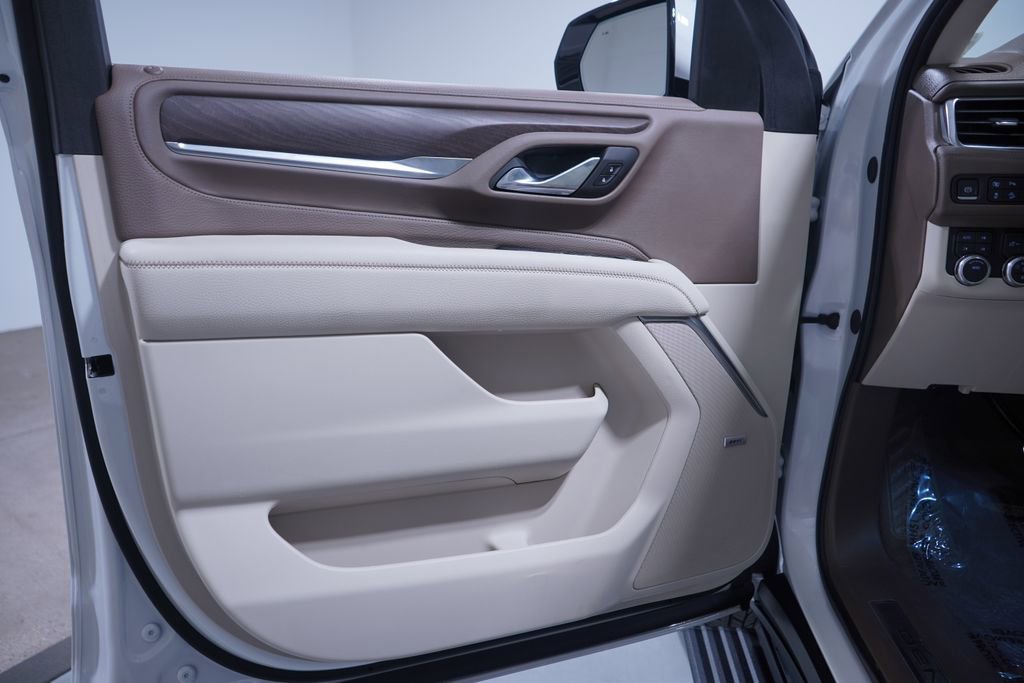 Used 2024 GMC Yukon Denali w/ Advanced Technology Package image 16