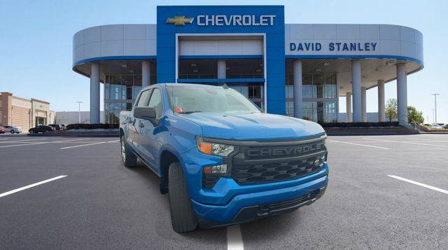 Used 2023 Chevrolet Silverado 1500 Custom RWD image 2