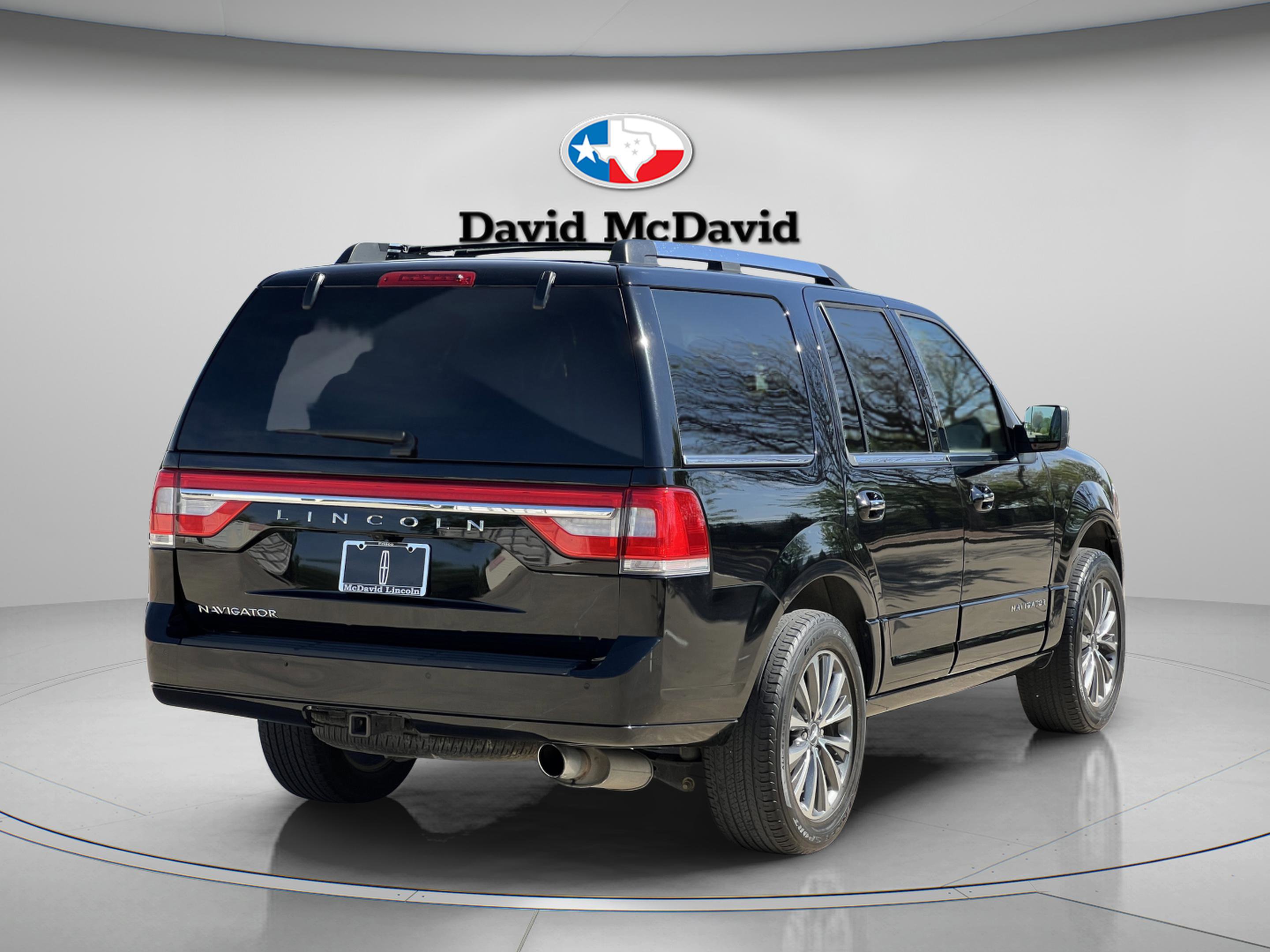 Used 2017 Lincoln Navigator Select image 7