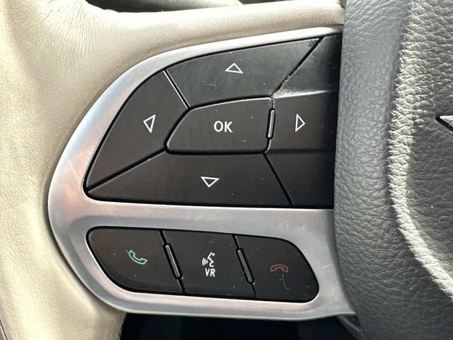 Used 2021 Chrysler Pacifica Limited AWD/4WD image 21