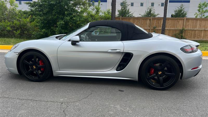 Used 2018 Porsche 718 Boxster RWD image 11