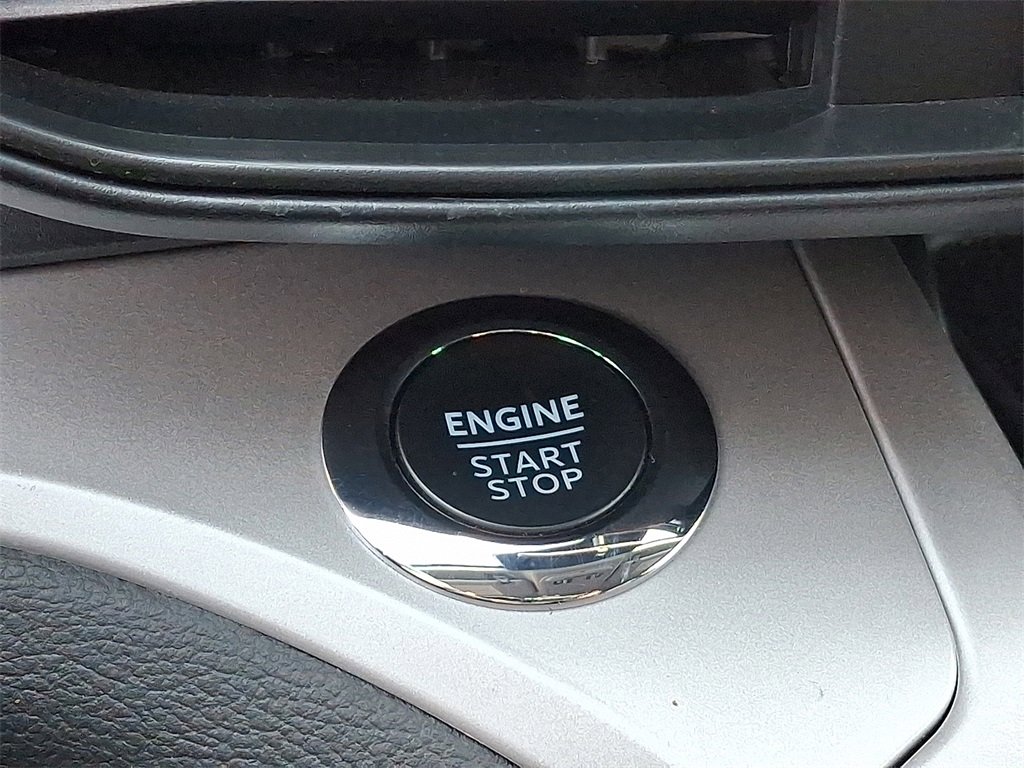 Used 2023 Ford Explorer XLT image 25