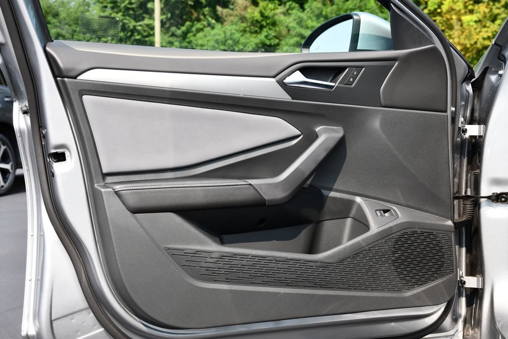 New 2026 Volkswagen Jetta SE FWD image 10