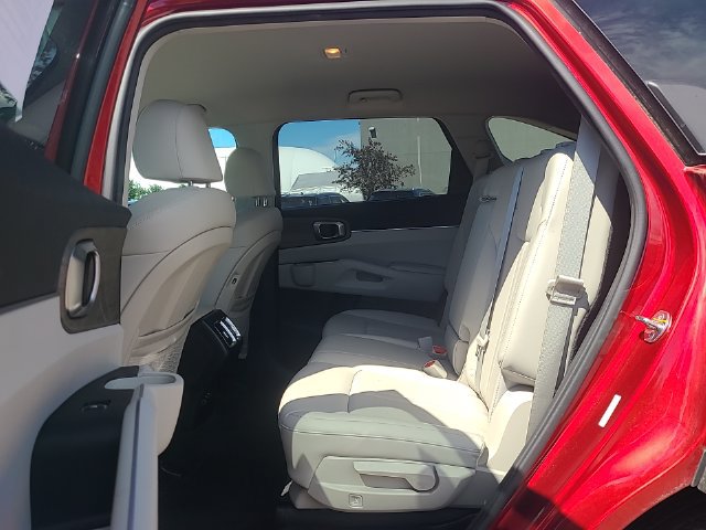 Used 2023 Kia Sorento S AWD/4WD image 25