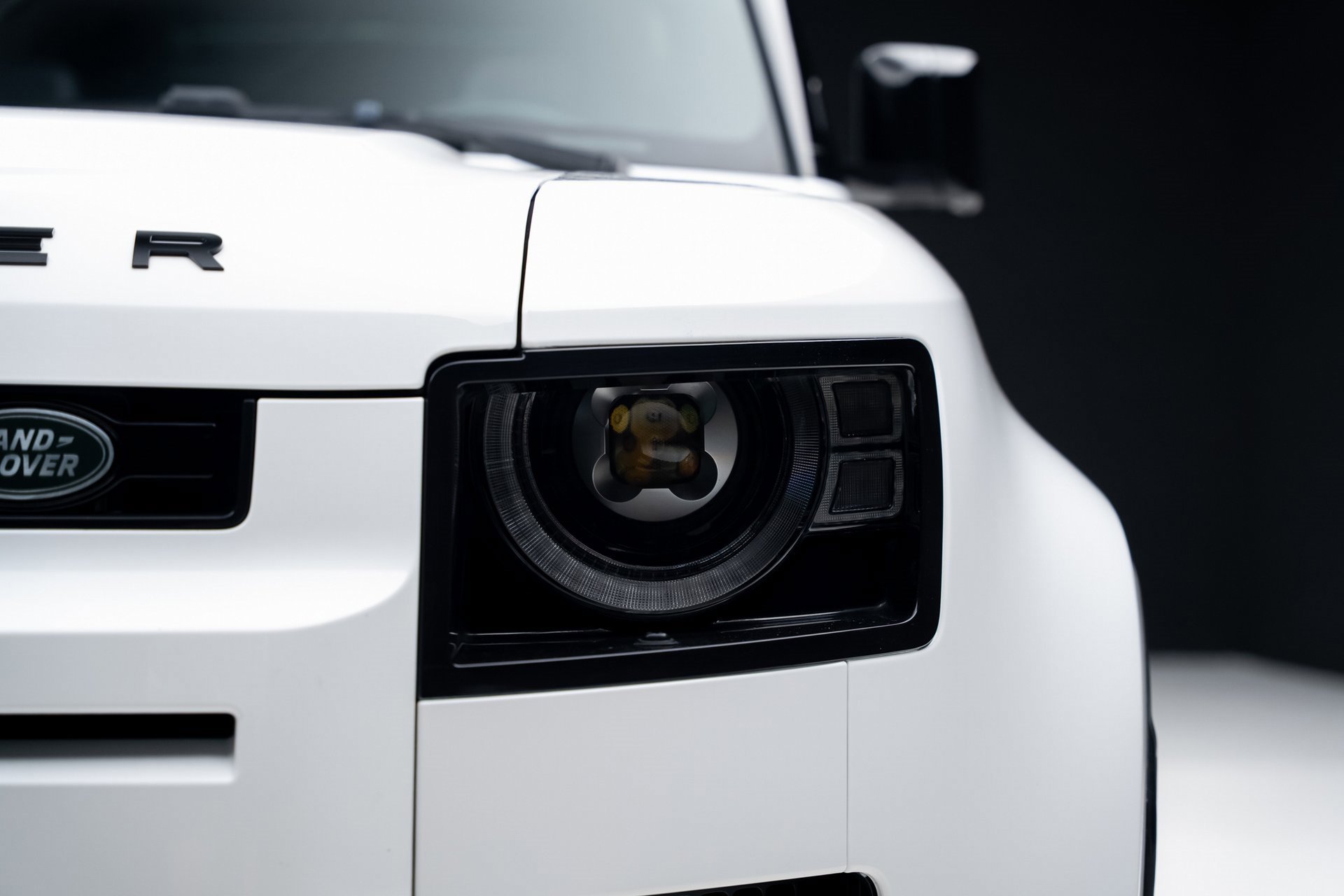 Used 2023 Land Rover Defender 130 SE image 10