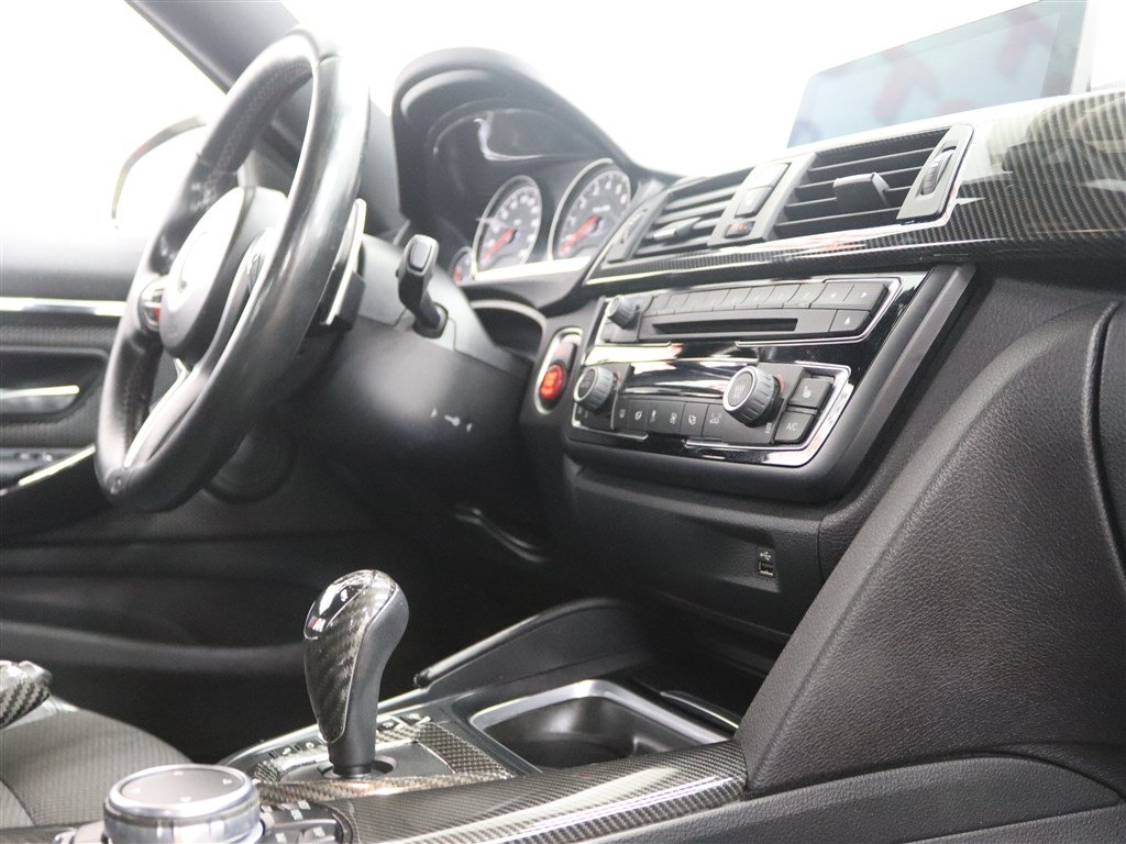 Used 2017 BMW M4 Coupe RWD image 37