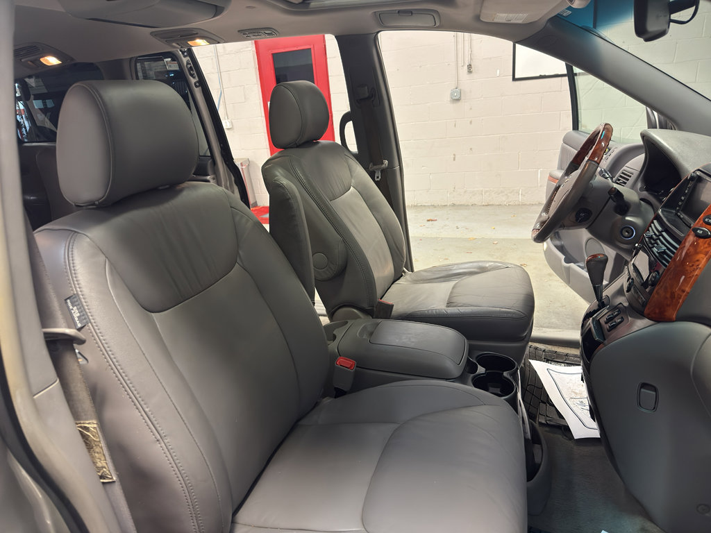 Used 2008 Toyota Sienna XLE Limited image 21
