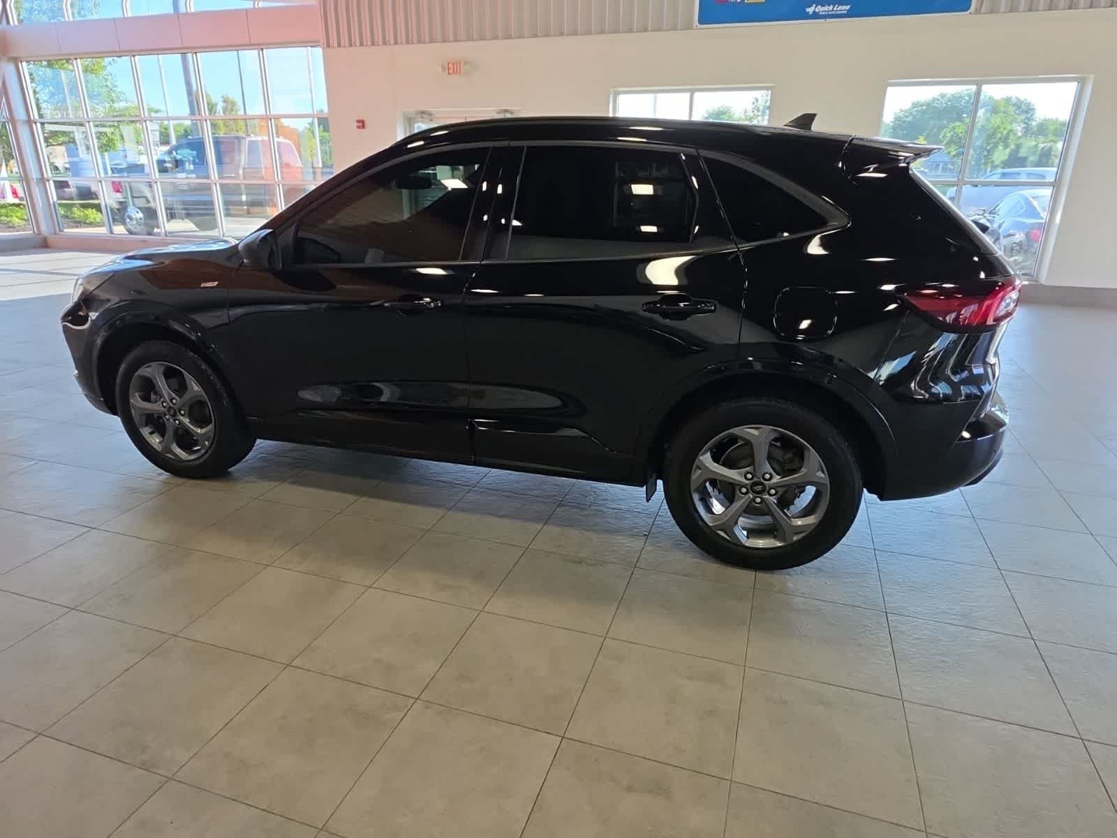 Used 2024 Ford Escape ST-Line w/ Tech Pack #1 AWD/4WD image 14