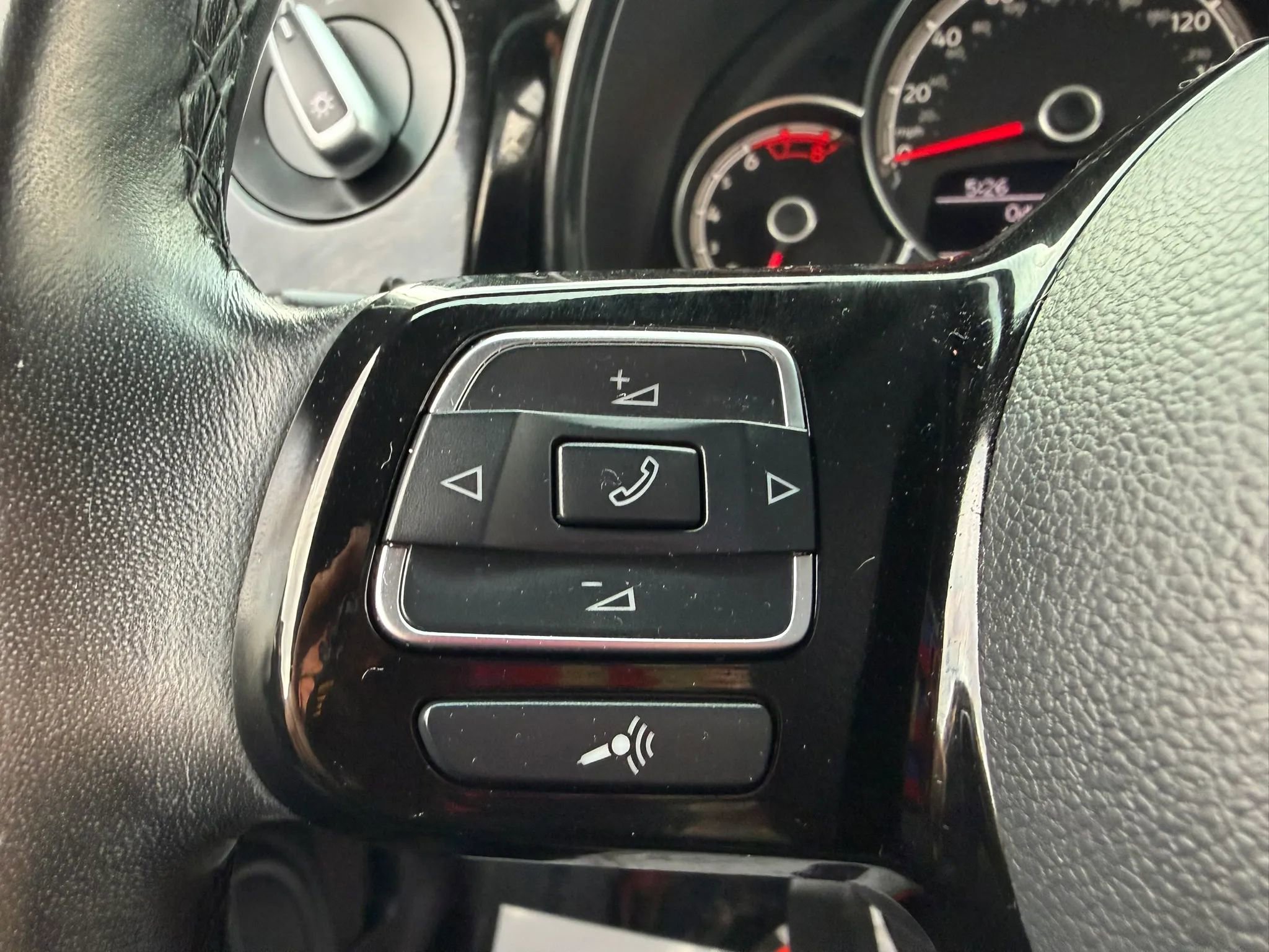 Used 2019 Volkswagen Beetle 2.0T S image 27