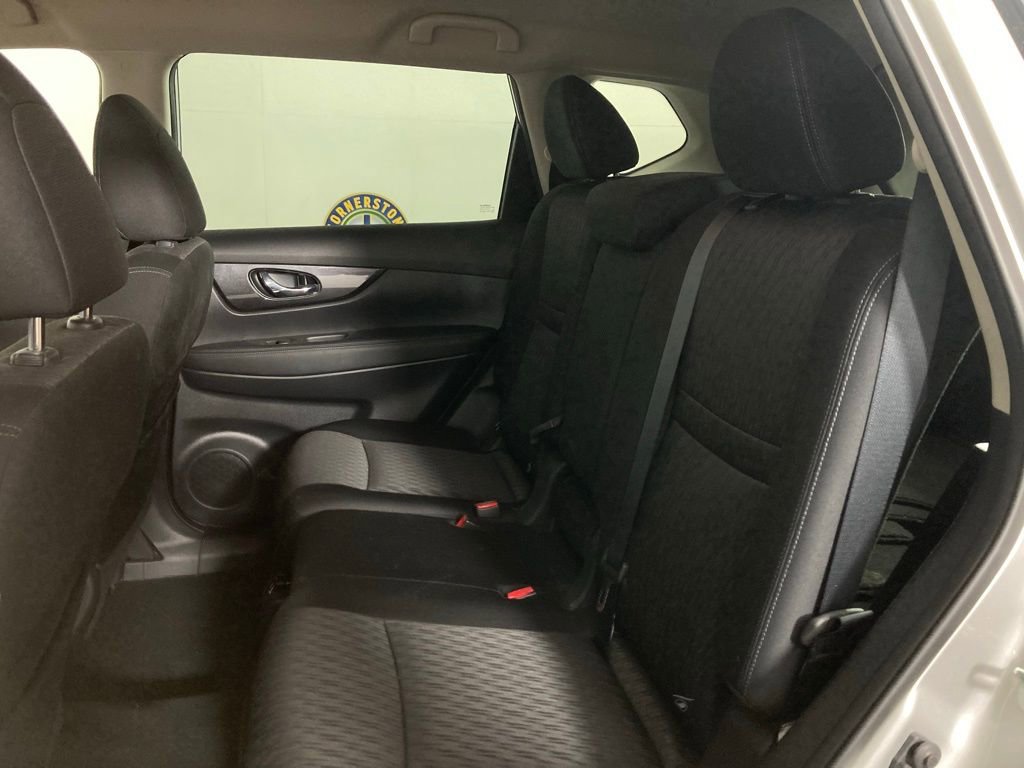 Used 2019 Nissan Rogue SV image 13