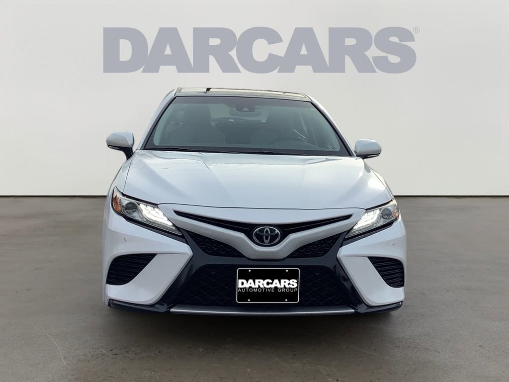 Used 2018 Toyota Camry XSE image 2