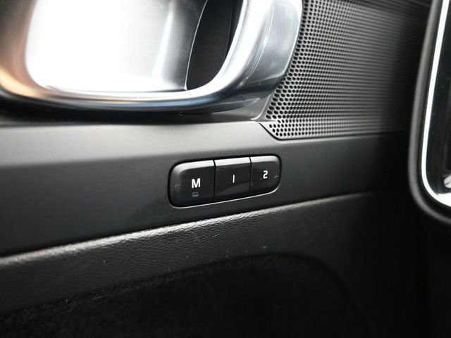 Used 2023 Volvo XC40 B5 Plus w/ Protection Package Premier image 27