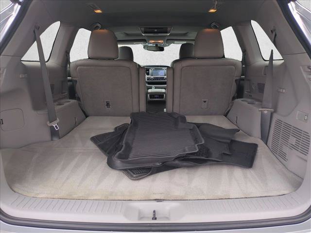 Used 2016 Toyota Highlander Limited AWD/4WD image 6