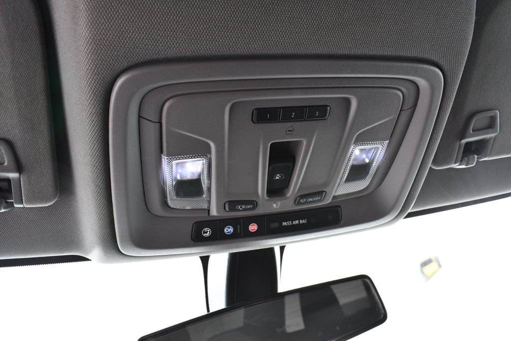 Used 2021 Chevrolet Silverado 1500 LT AWD/4WD image 32