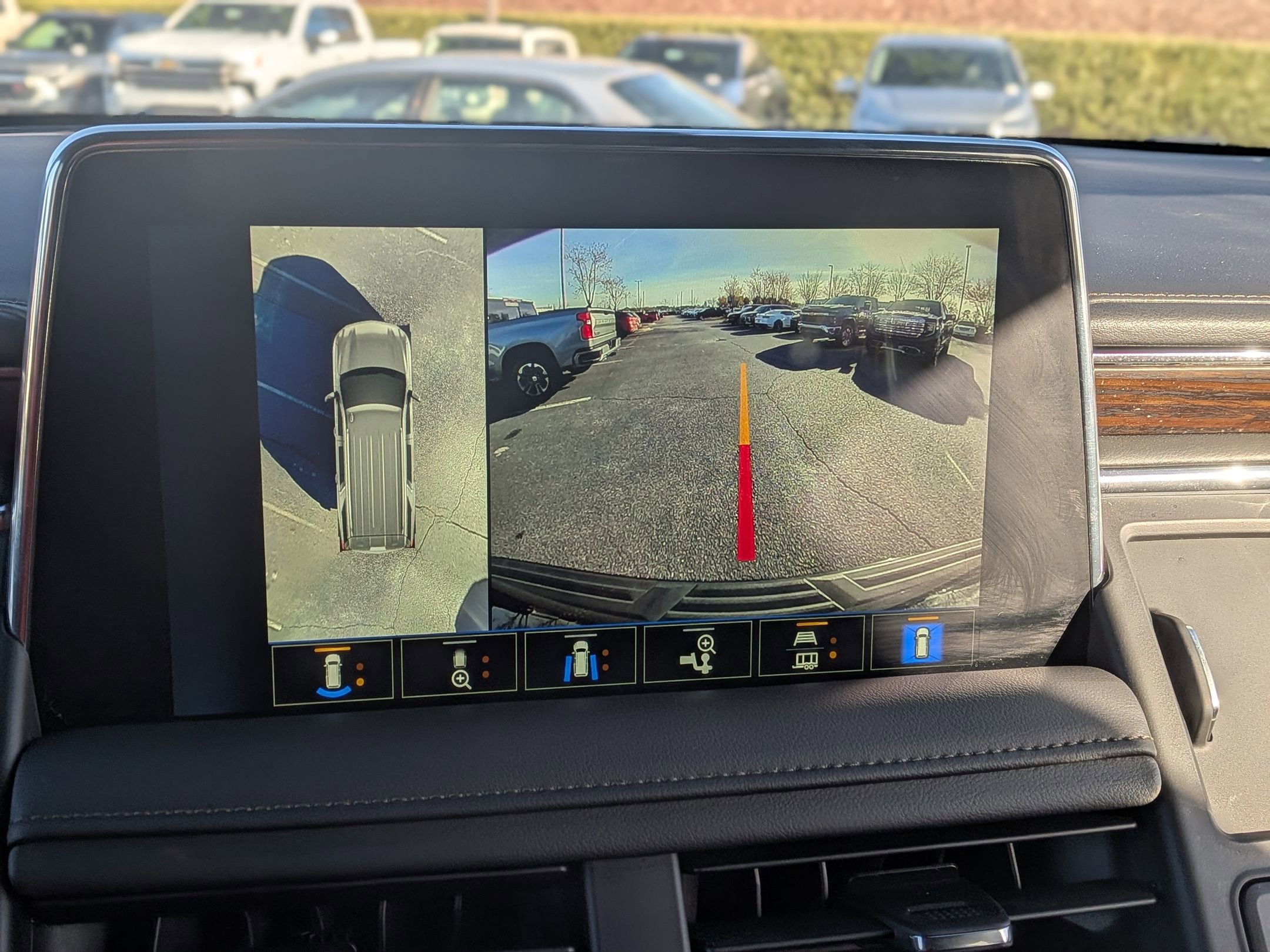 Certified 2024 Chevrolet Tahoe High Country w/ Premium Package AWD/4WD image 29