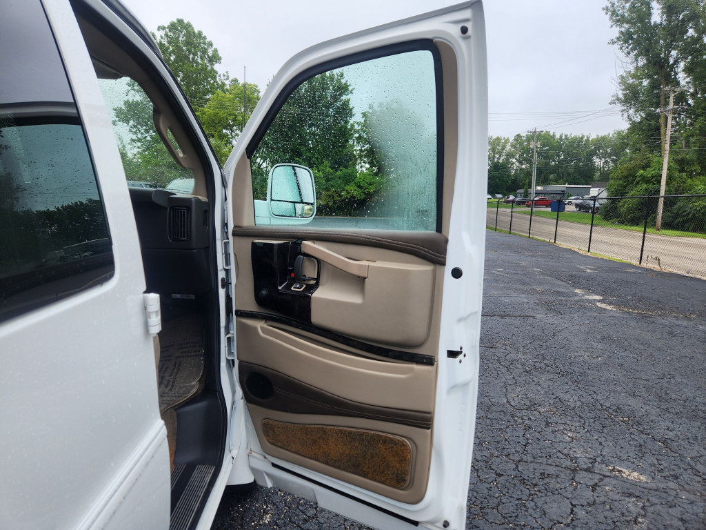 Used 2019 Chevrolet Express 2500 w/ Enhanced Convenience Package RWD image 43