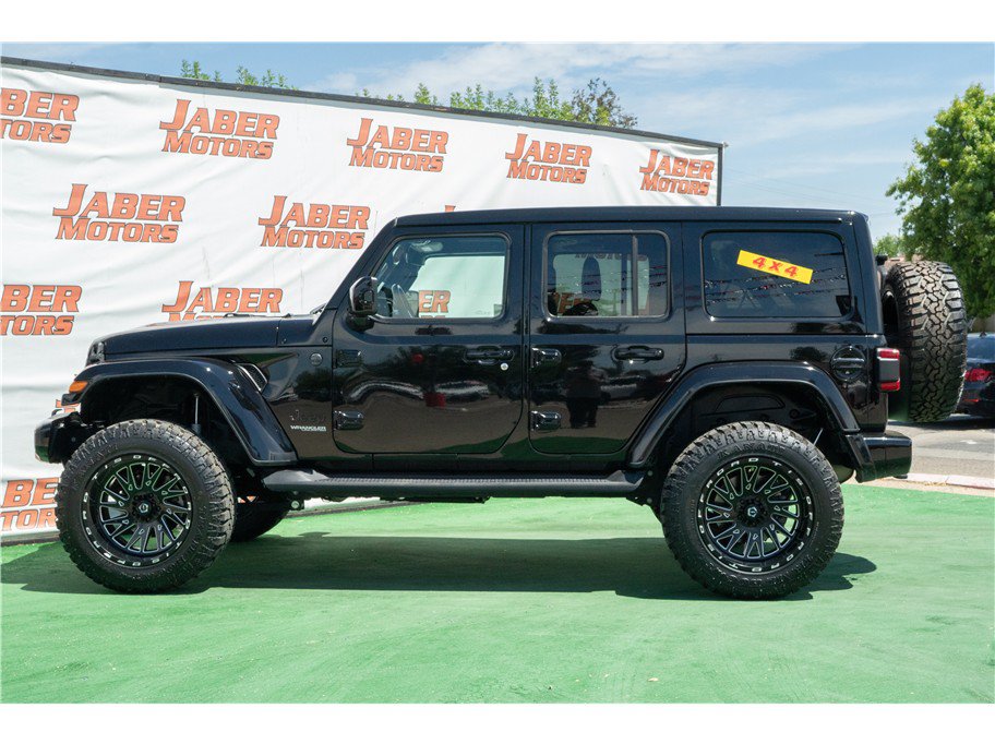 Used 2021 Jeep Wrangler Unlimited Sahara AWD/4WD image 27