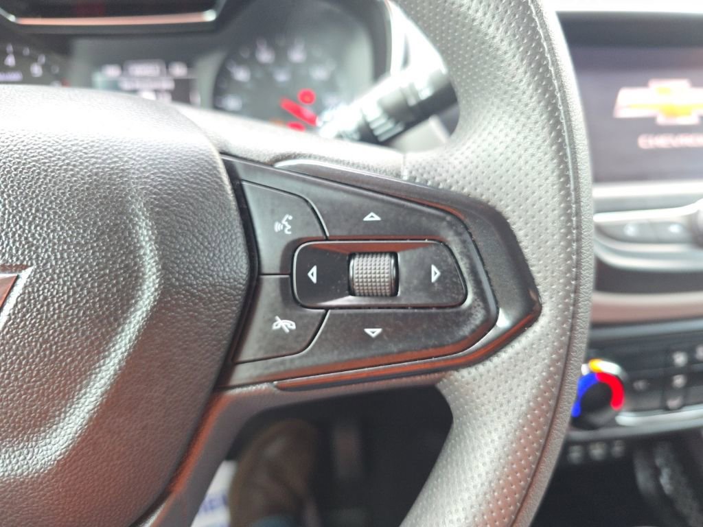 Used 2023 Chevrolet TrailBlazer LT FWD image 11