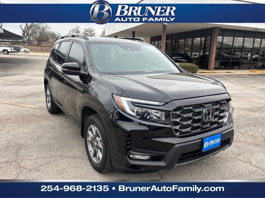 Used 2023 Honda Passport TrailSport image 3