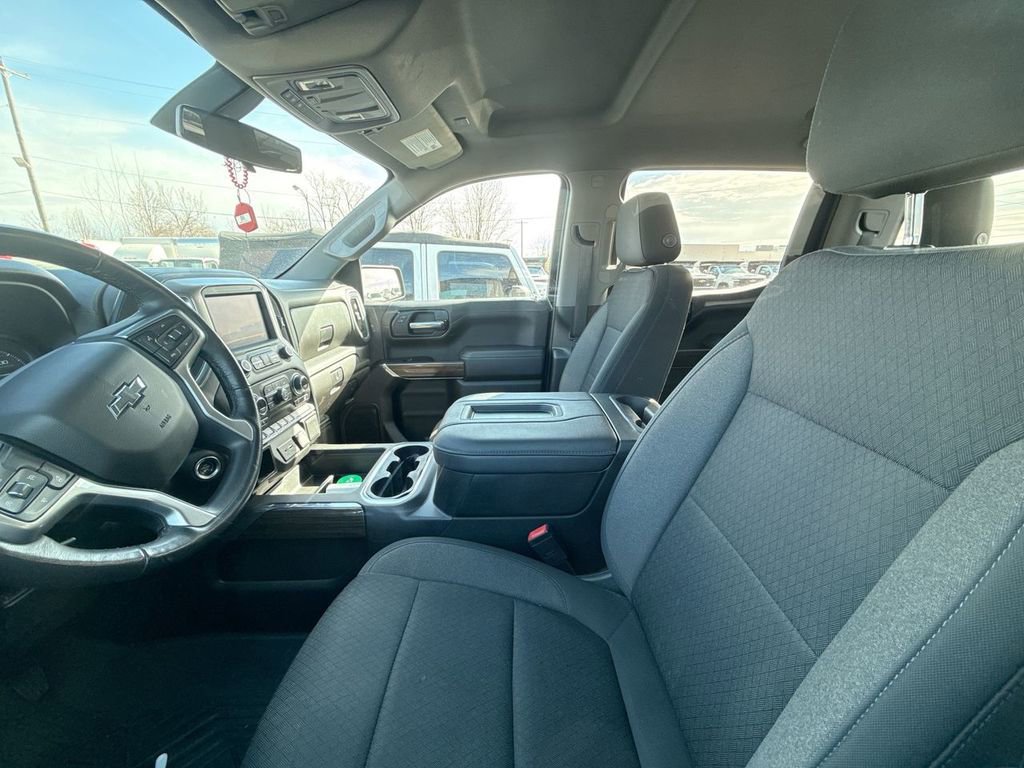 Used 2022 Chevrolet Silverado 1500 LT Trail Boss w/ LPO, Dark Essentials Package image 9