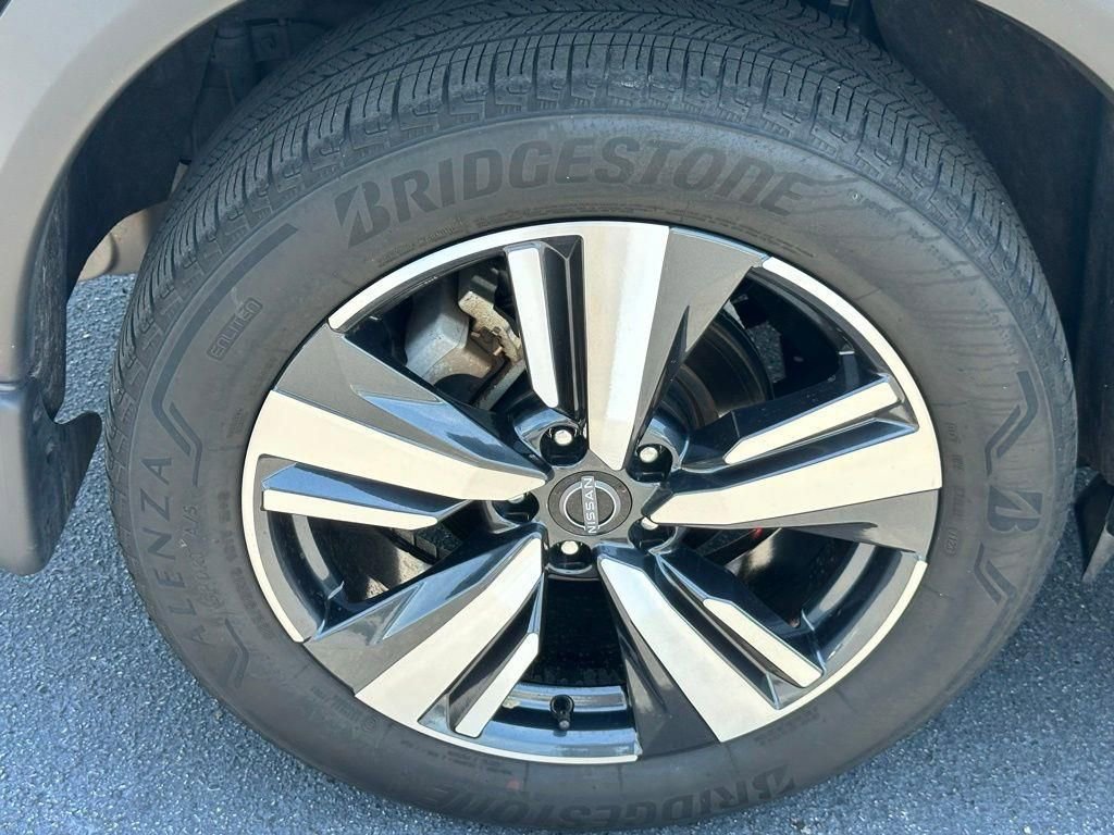 Used 2023 Nissan Rogue SL AWD/4WD image 24