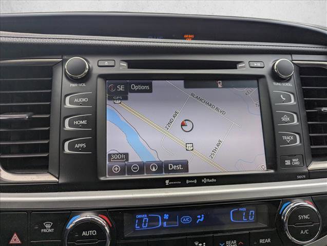 Used 2018 Toyota Highlander XLE FWD image 16