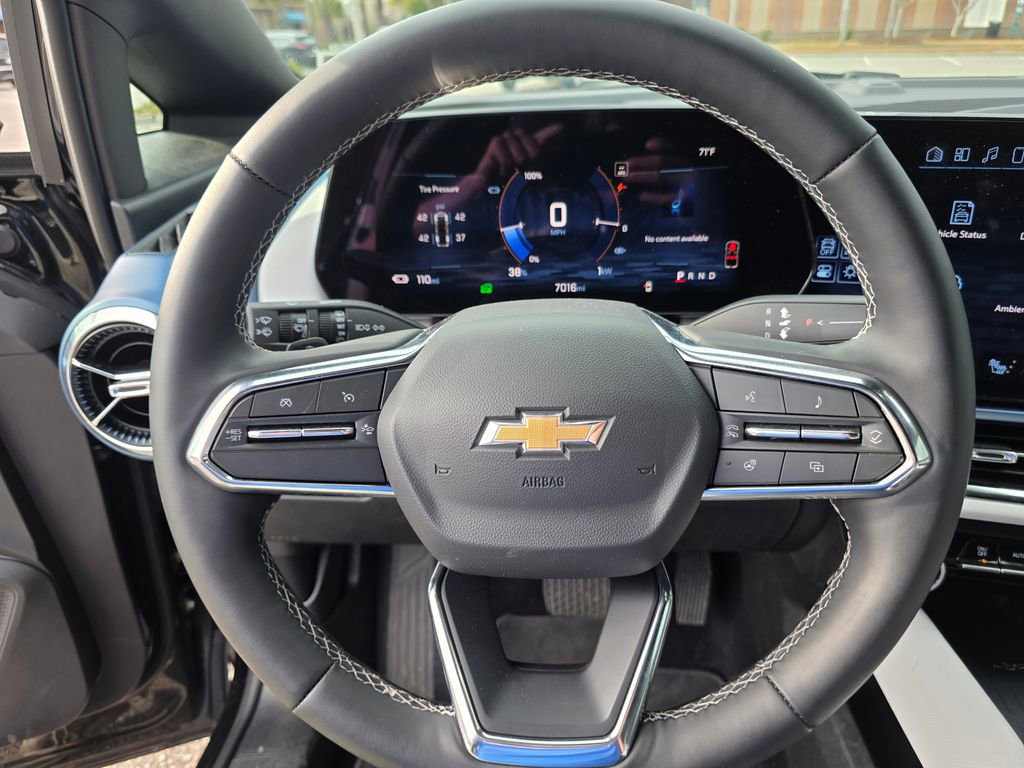 Used 2025 Chevrolet Equinox EV LT image 20