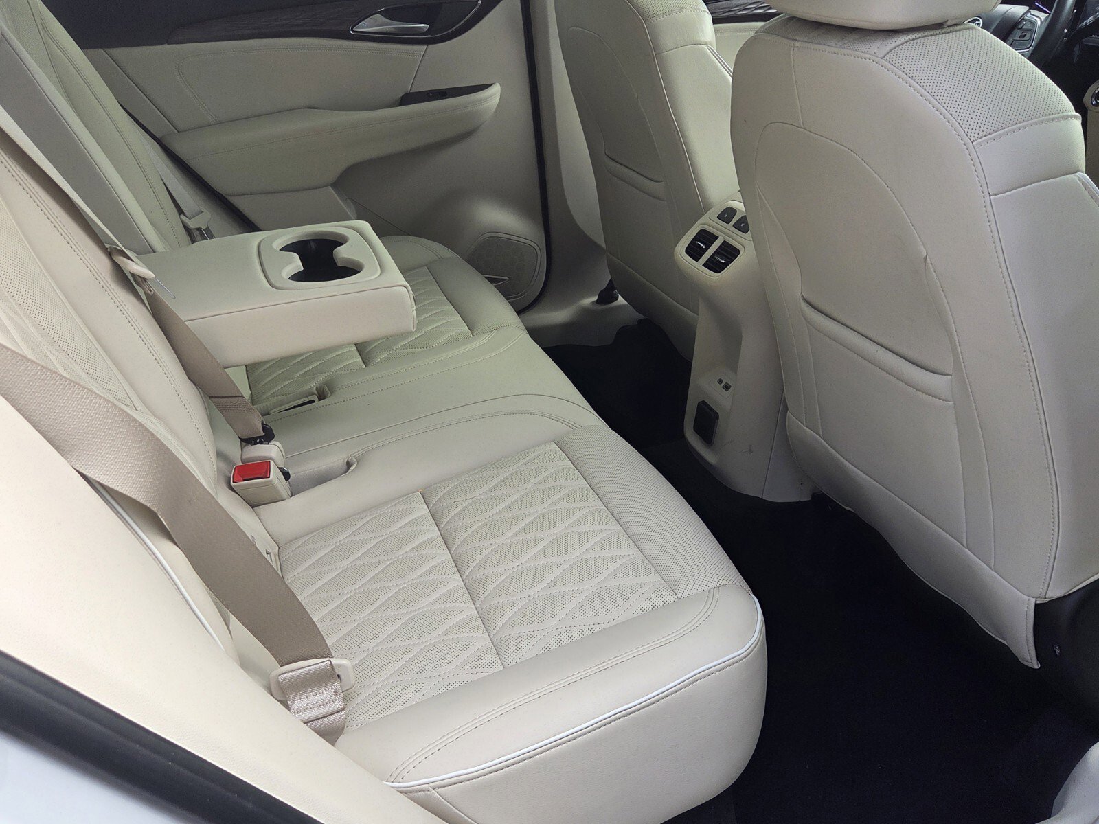 Used 2023 Buick Envision Avenir image 10