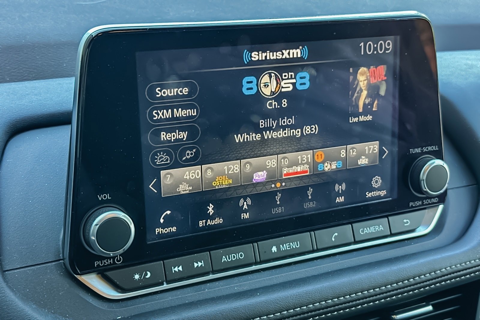 Used 2022 Nissan Rogue S image 16