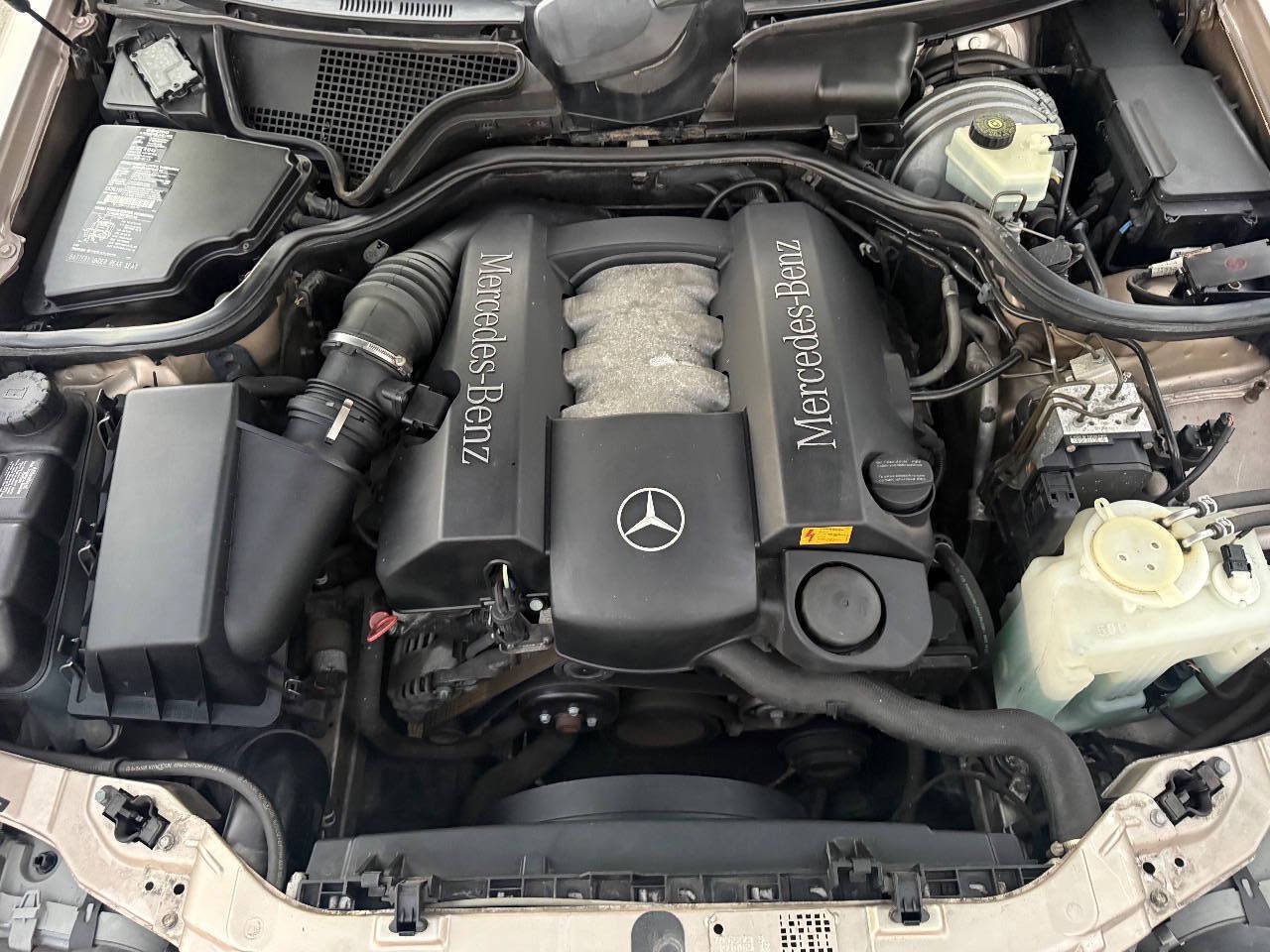 Used 2001 Mercedes-Benz E 320 Sedan image 18