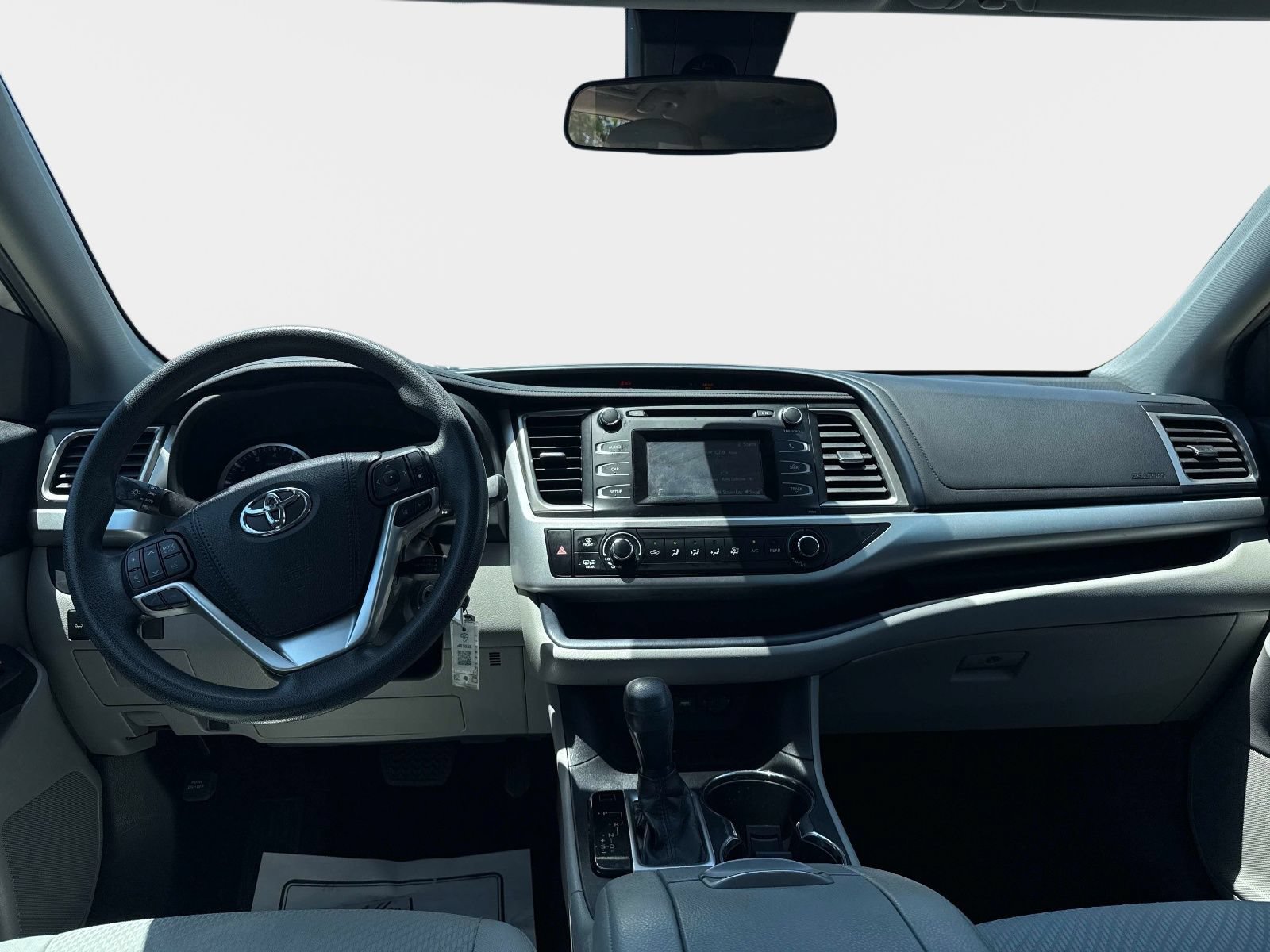 Used 2019 Toyota Highlander LE FWD image 15