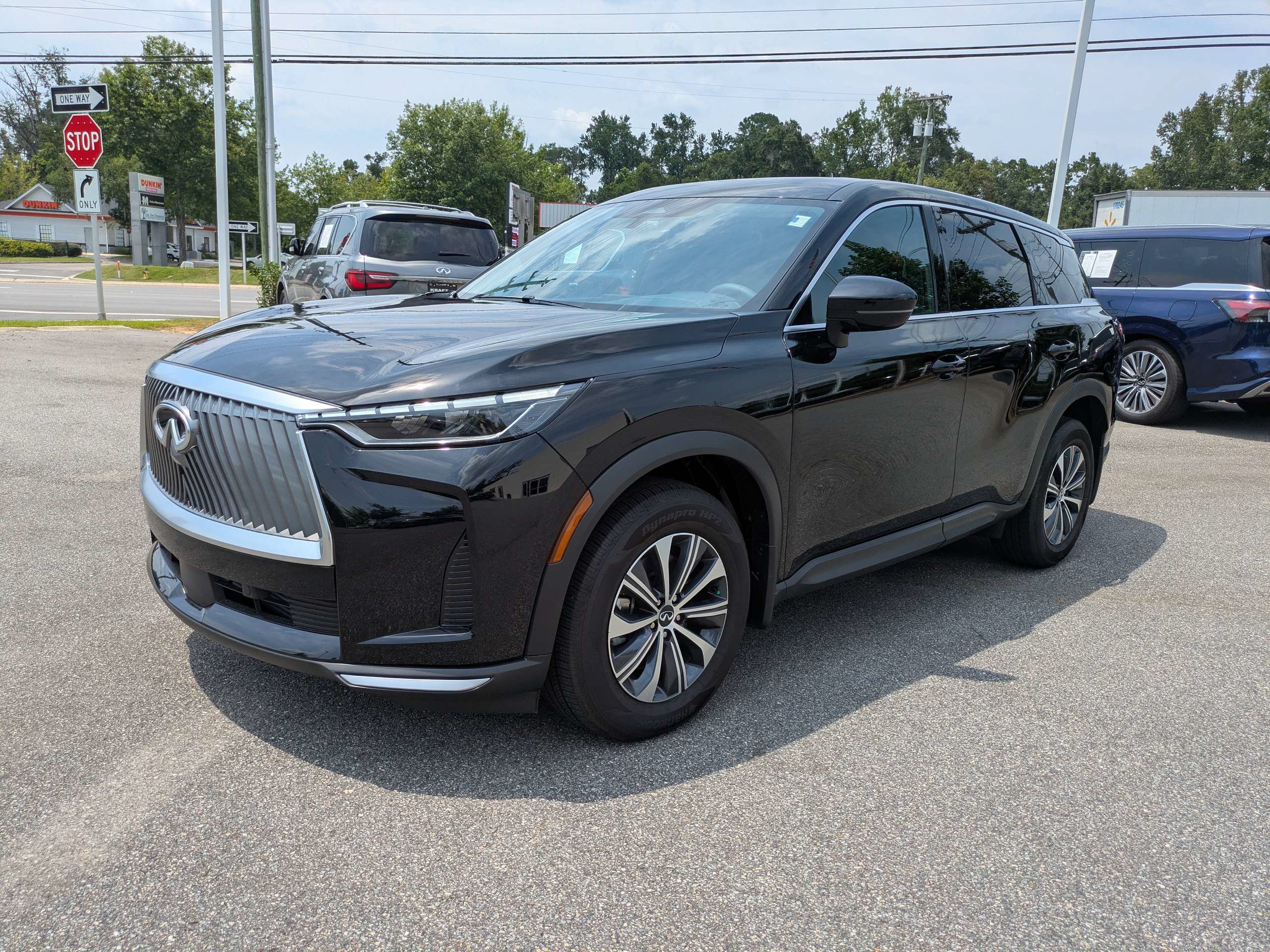 Used 2026 INFINITI QX60 Pure w/ Cargo Package FWD image 8