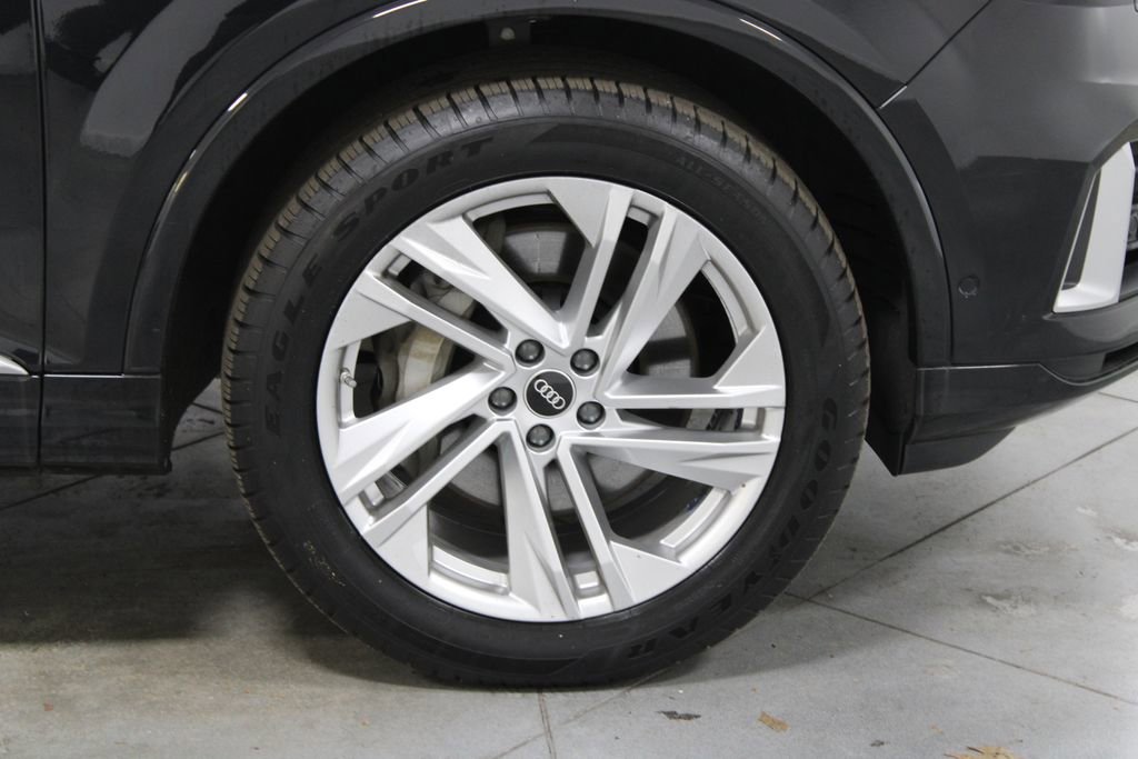 Used 2023 Audi Q7 3.0T Premium Plus image 12