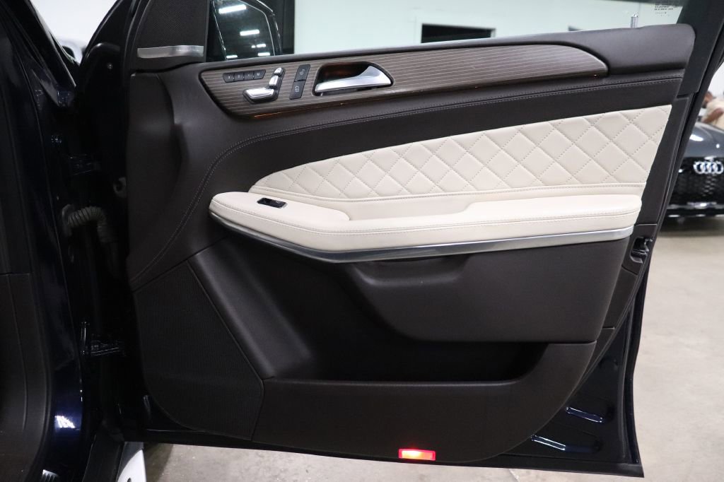 Used 2019 Mercedes-Benz GLS 550 4MATIC w/ Grand Edition Package image 23