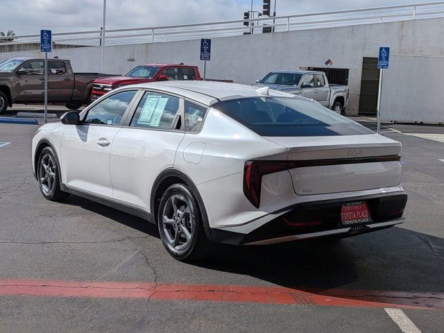 Used 2025 Kia K4 LXS image 10