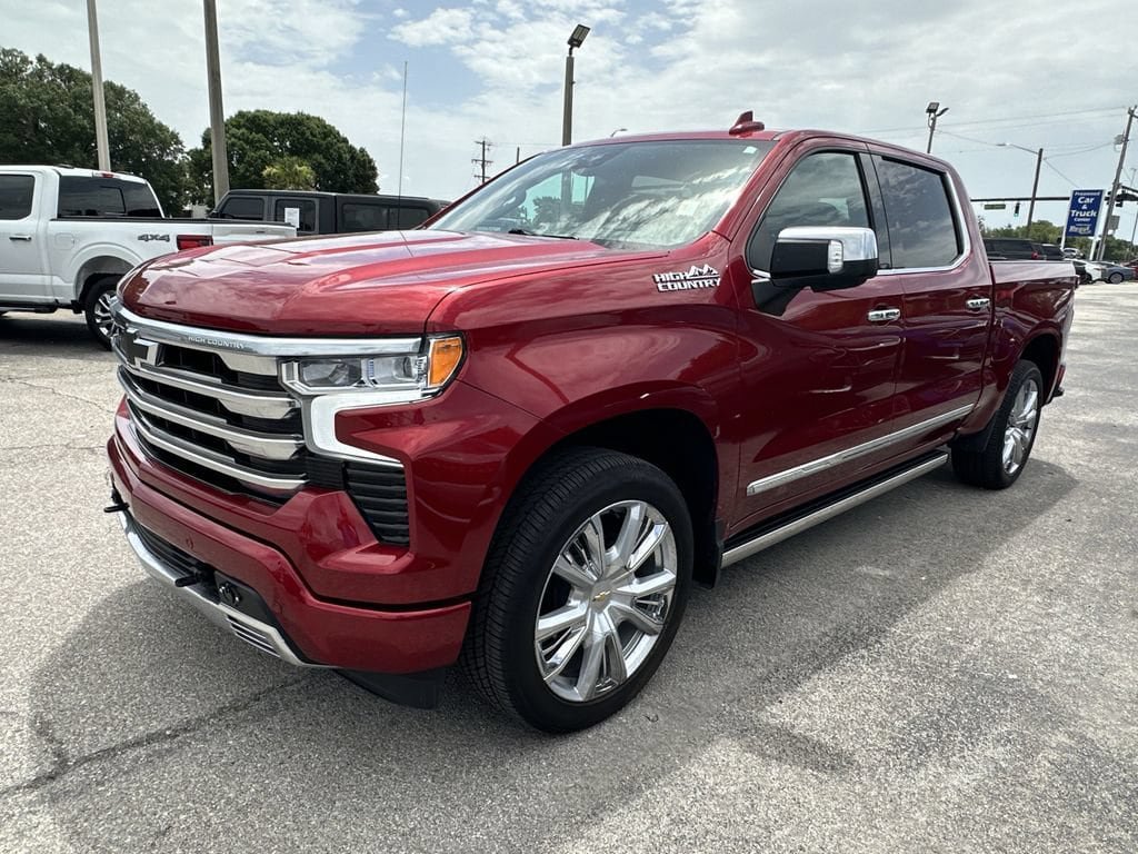 Used 2025 Chevrolet Silverado 1500 High Country w/ Technology Package AWD/4WD image 8