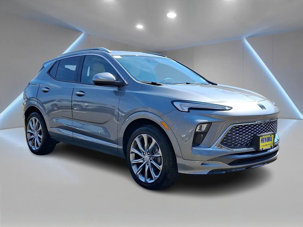 Used 2025 Buick Encore GX Avenir w/ Avenir Technology Package image 3