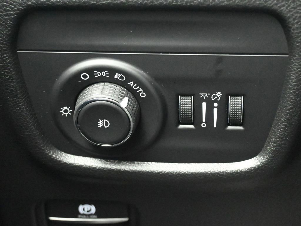 New 2025 Jeep Grand Cherokee Limited w/ Trailer Tow Package image 21