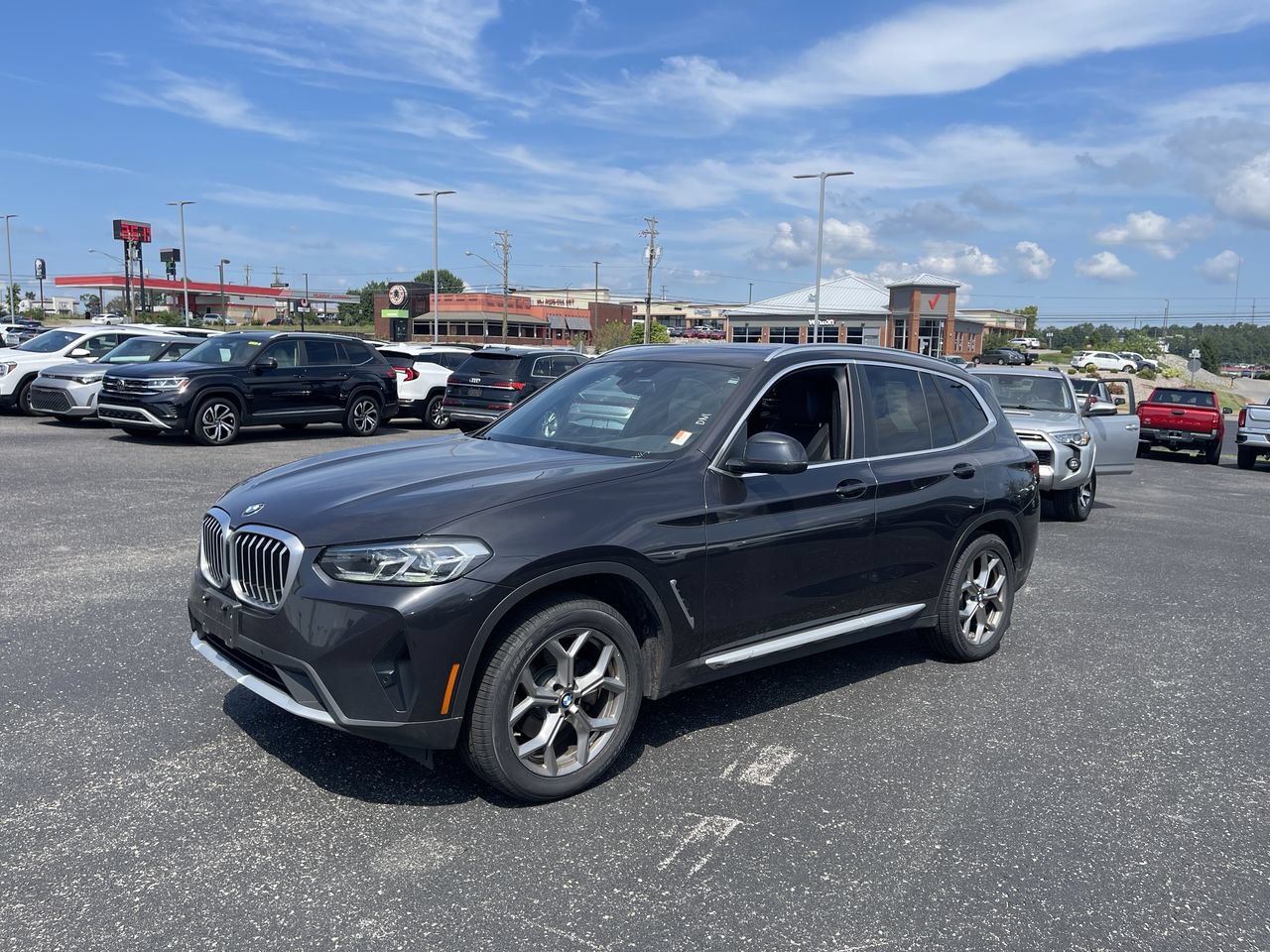 Used 2023 BMW X3 xDrive30i AWD/4WD image 1