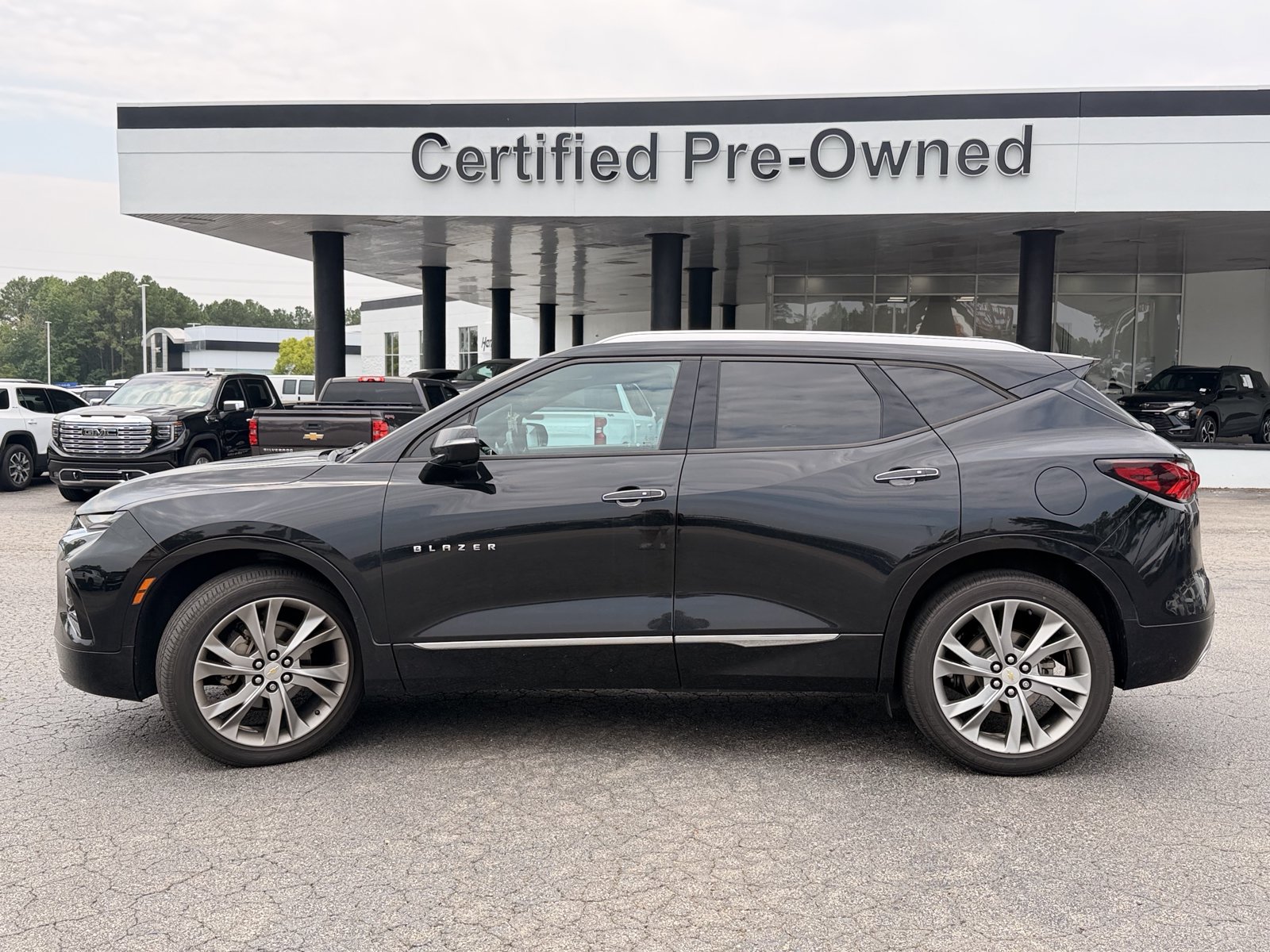 Used 2019 Chevrolet Blazer Premier w/ Sun and Wheels Package FWD image 9